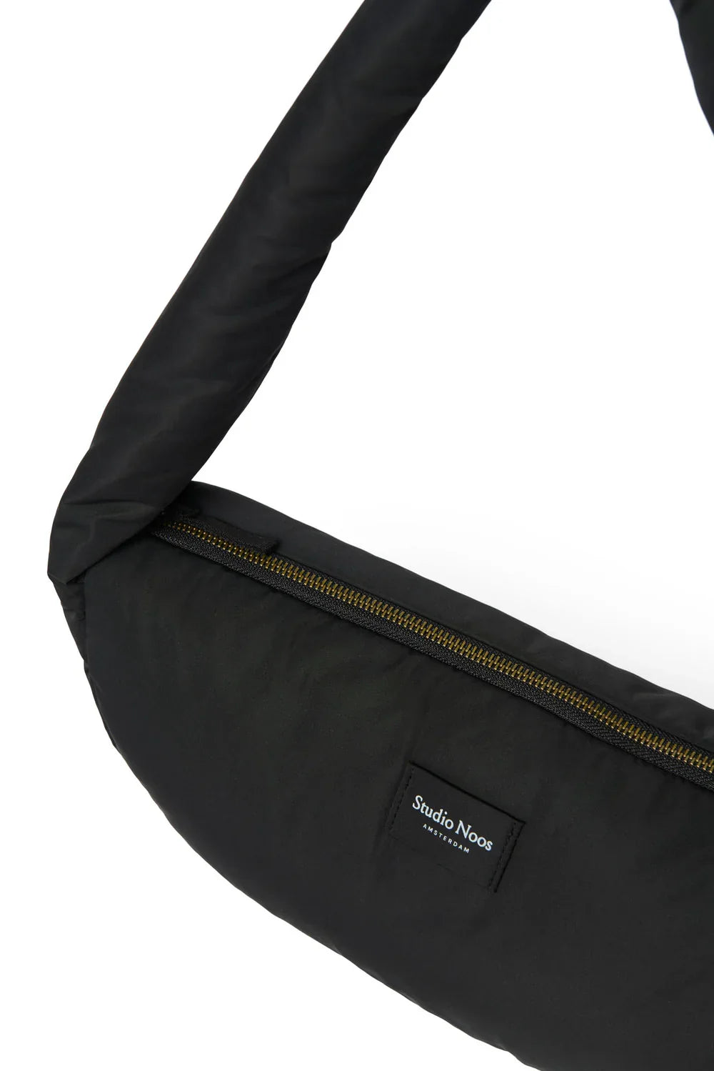 Schwarze bauschige Mini-Umhängetasche